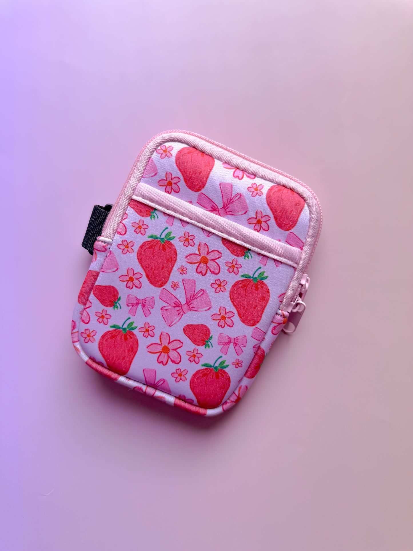 Strawberries and bows - Tumbler Pouch Set of 4