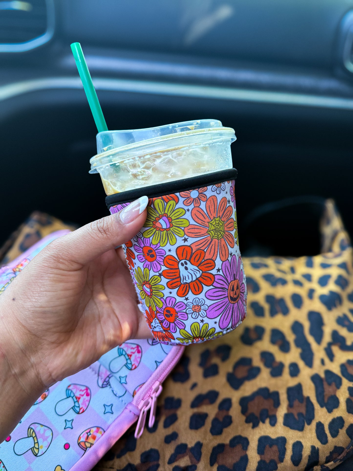 Spooky vibes - Coffee sleeve